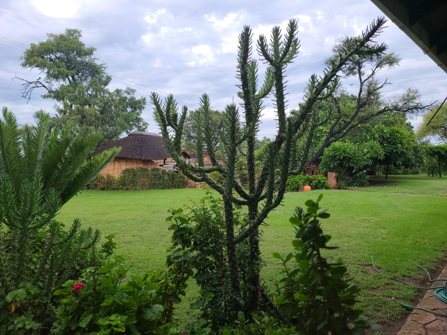 5 Bedroom Property for Sale in Mooinooi North West